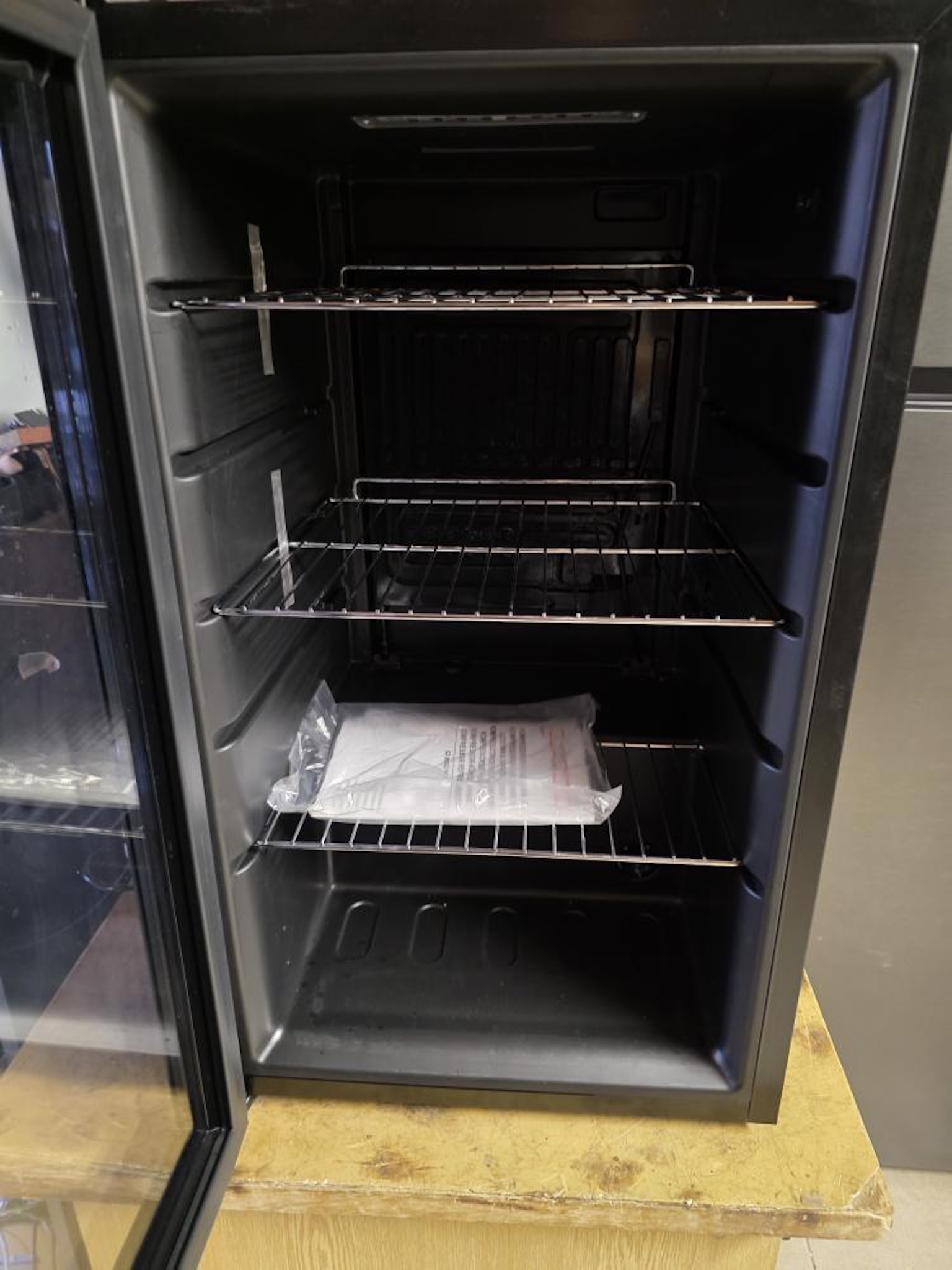 Chladící vitrína Guzzanti GZ 70G (II. jakost)