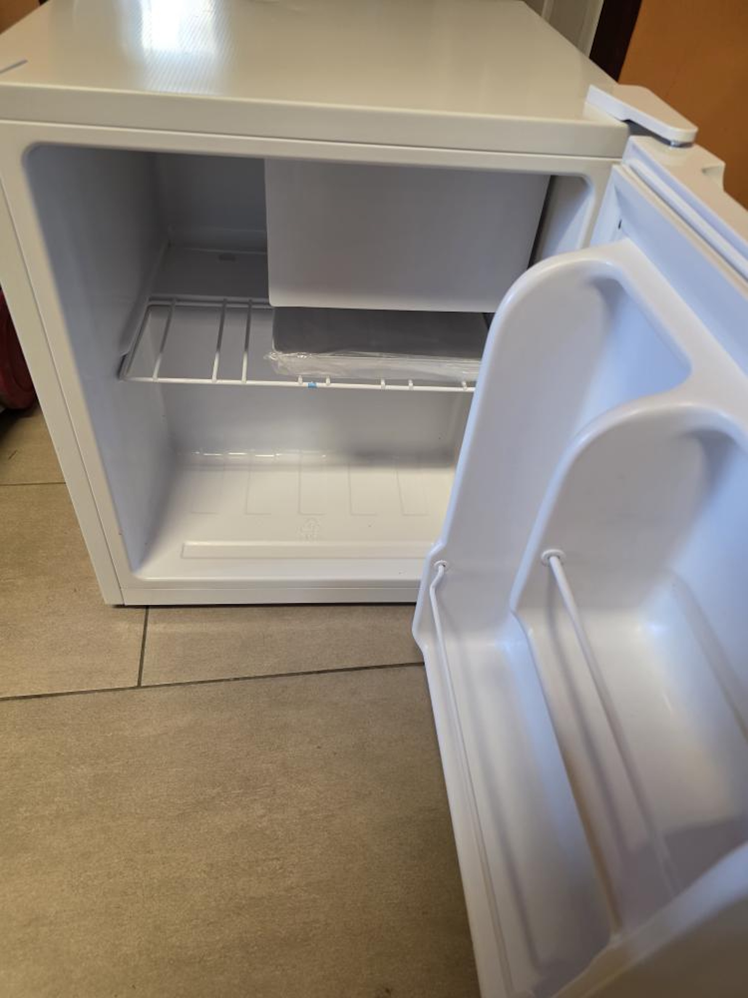 Chladnička Guzzanti GZ 05A1 (II. jakost)