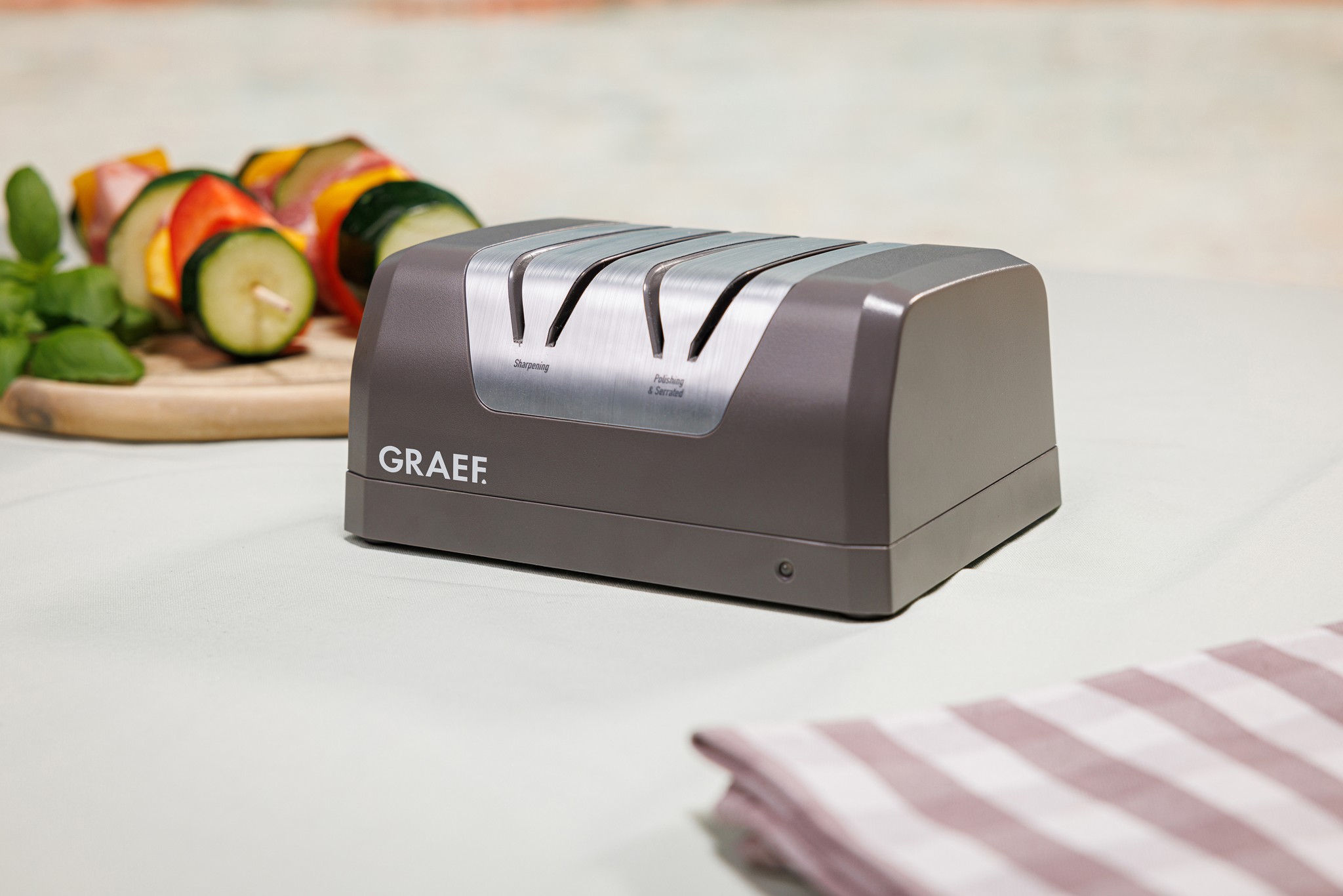Elektrický brousek nožů Graef SG 820